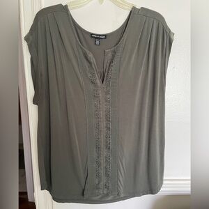 Cable & Gauge pretty lace detail top
